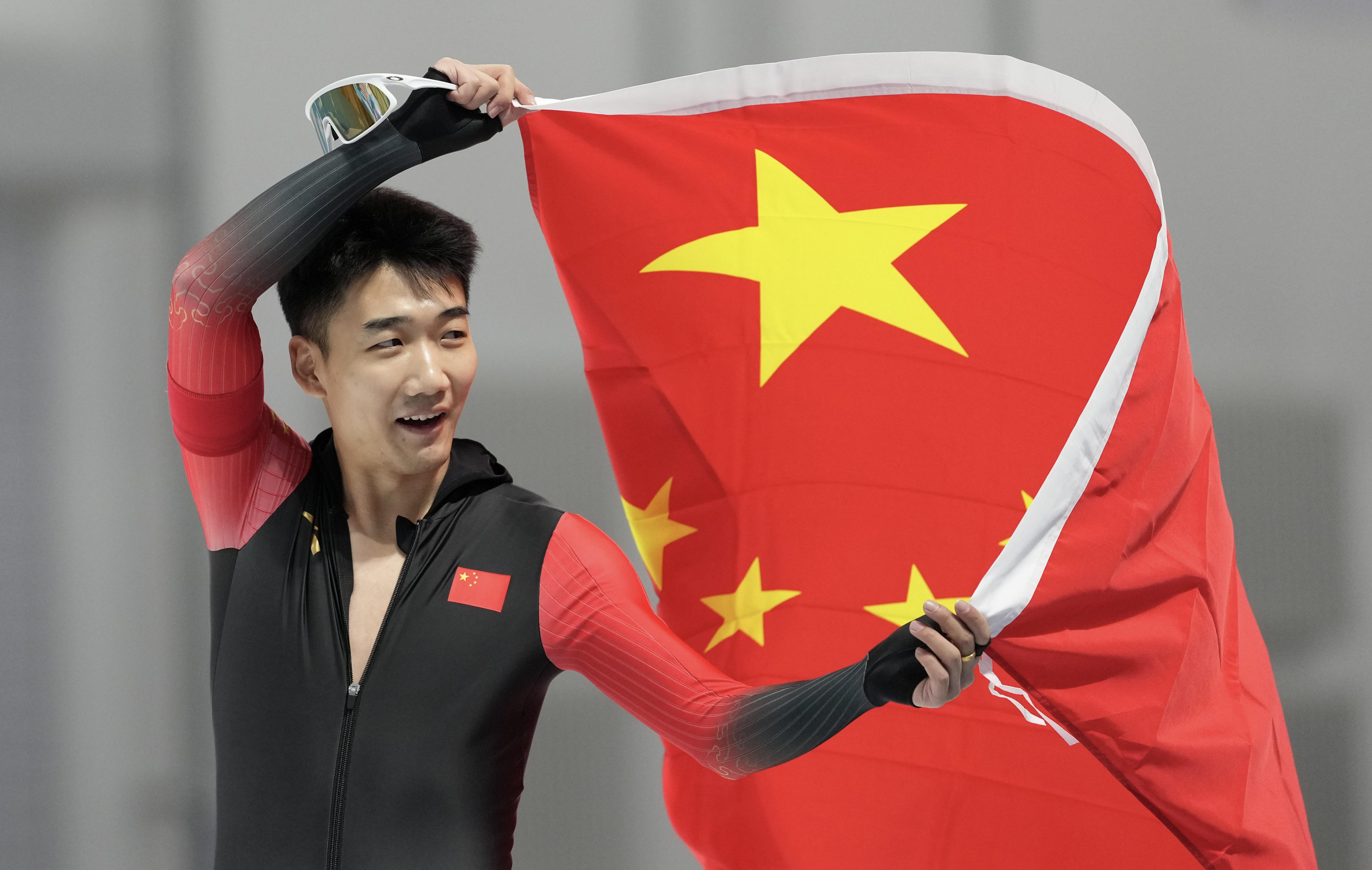 关于赛地聚焦——足总杯转会期热度飙升，布鲁克林篮网临场应变，气氛紧张，数据趋势出现新变化的信息